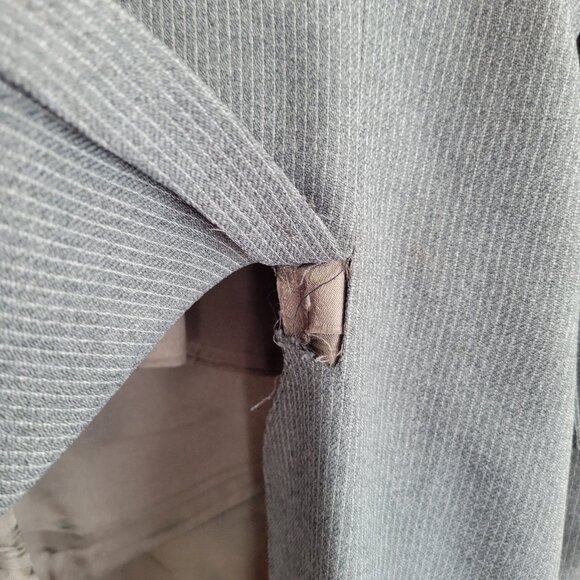 Men's Suit Jacket with Matching Vest, Size is approx. 46L - Picture 6 of 12